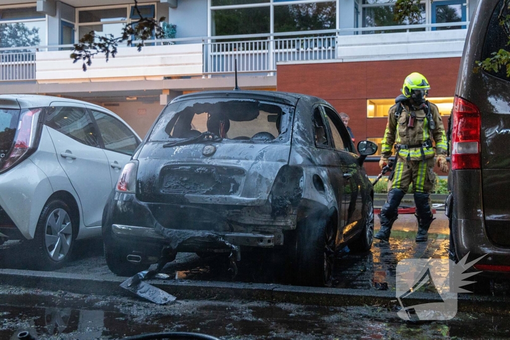 Veel schade na autobrand