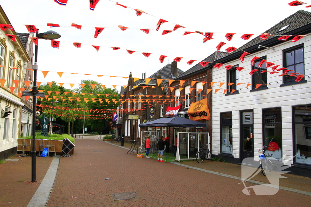 Straat kleurt oranje voor eerste EK-duel