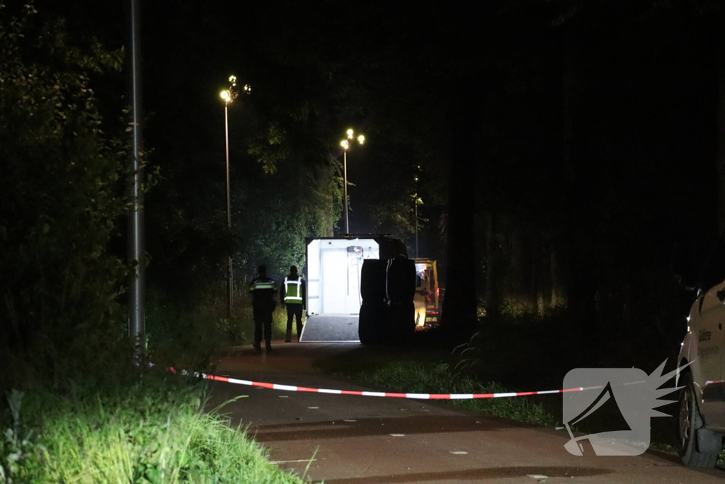 Fietspad afgesloten vanwege aangetroffen vaten