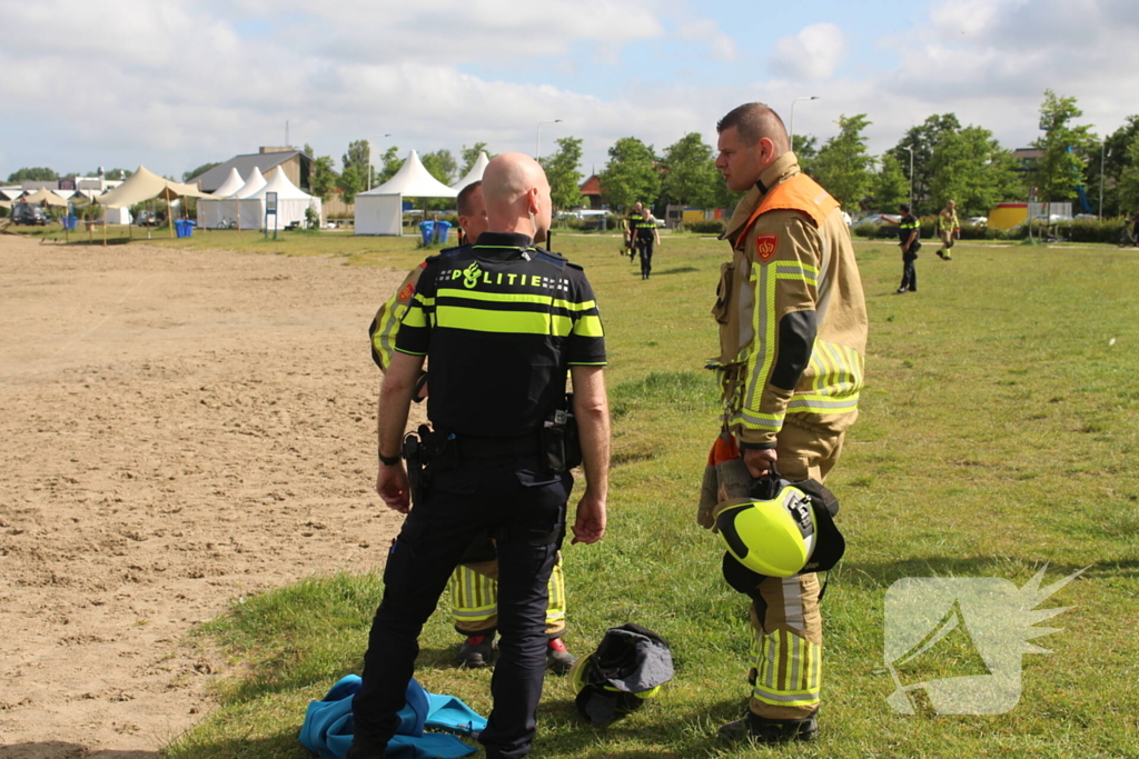 Veel hulpdiensten aanwezig bij Valkenbursemeer, vermoedelijk persoon in het water