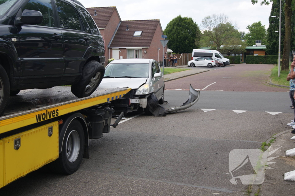 Auto op zijn kop na ongeval