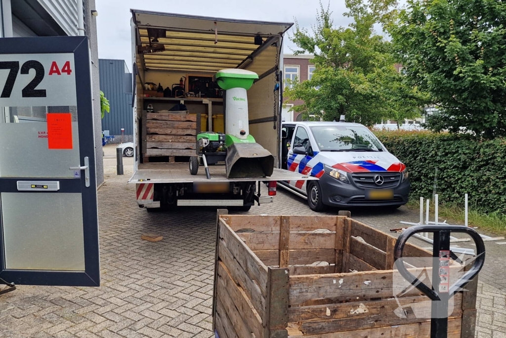 Hennepkwekerij met 200 planten opgerold