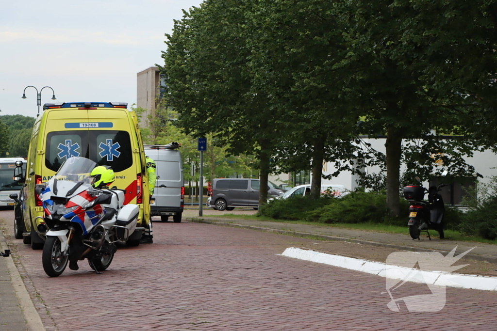 Scooterrijder gaat onderuit en raakt gewond