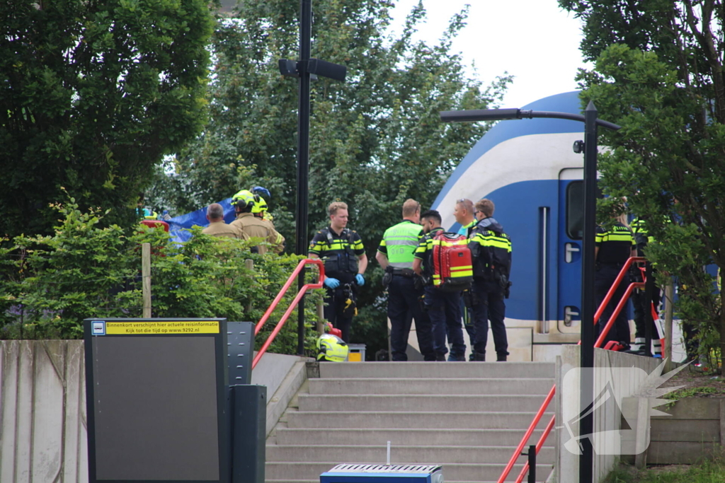 Persoon zwaargewond bij aanrijding met trein