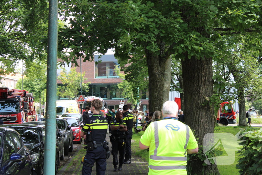 Grote brand in portiekwoning