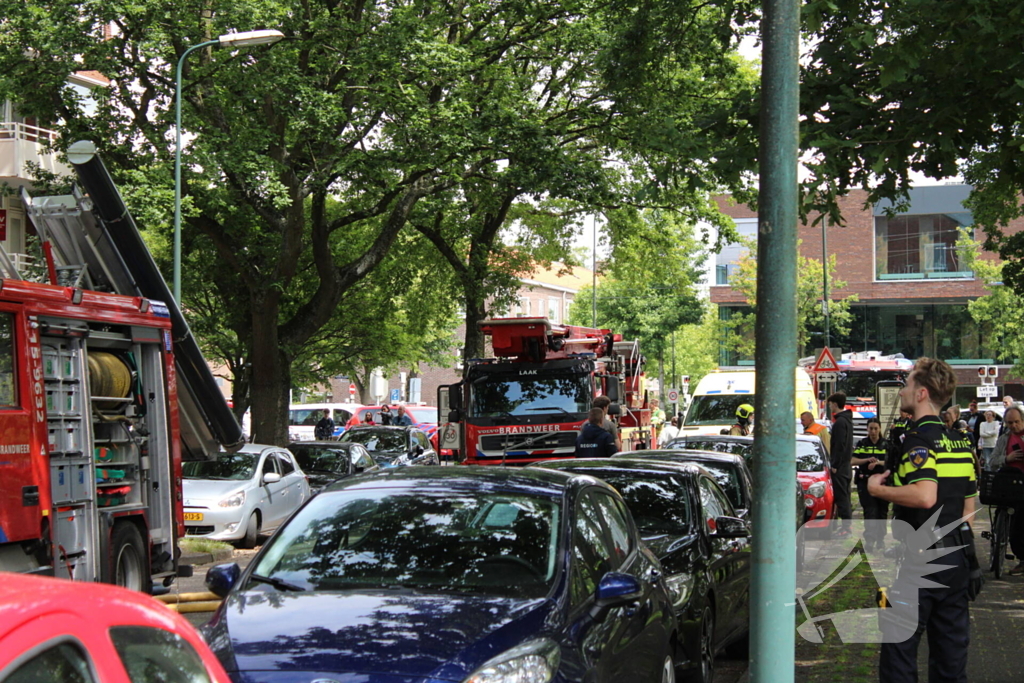 Grote brand in portiekwoning