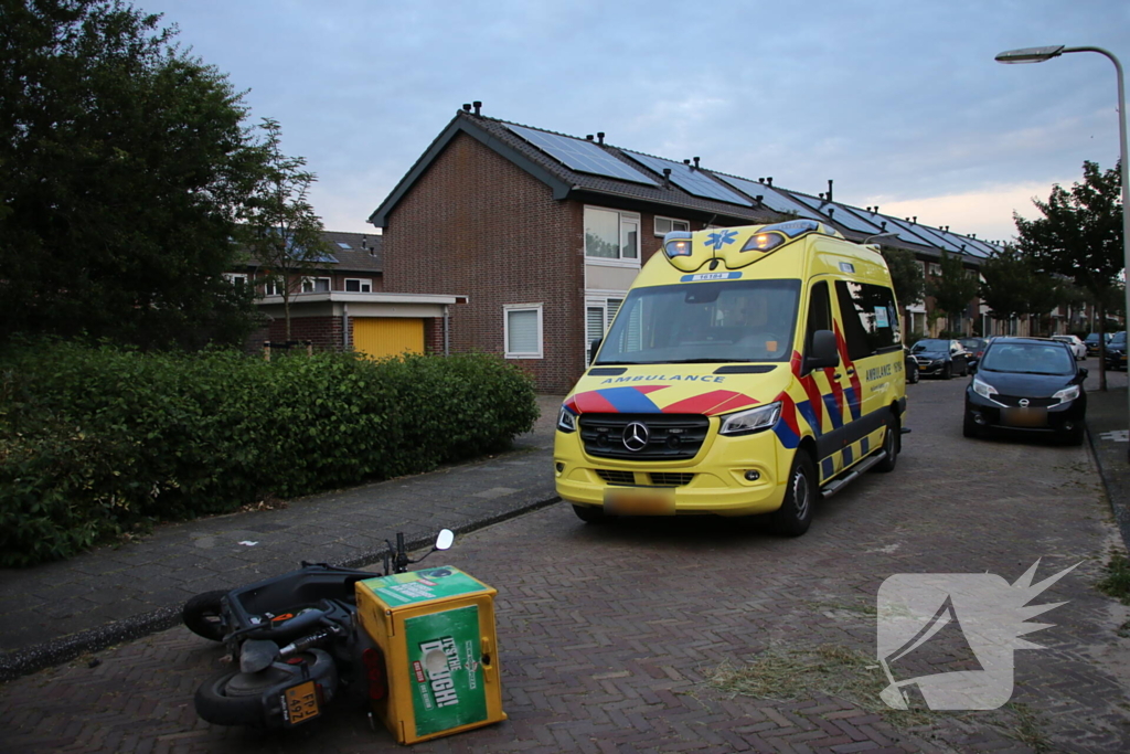 Fietser gewond bij aanrijding met bezorgscooter