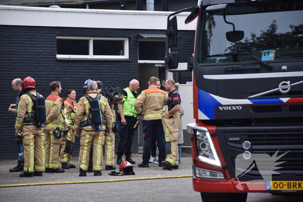 Gewonde bij brand in bedrijfshal