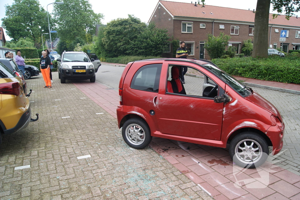 Schade en gewonden bij ongeval met brommobiel