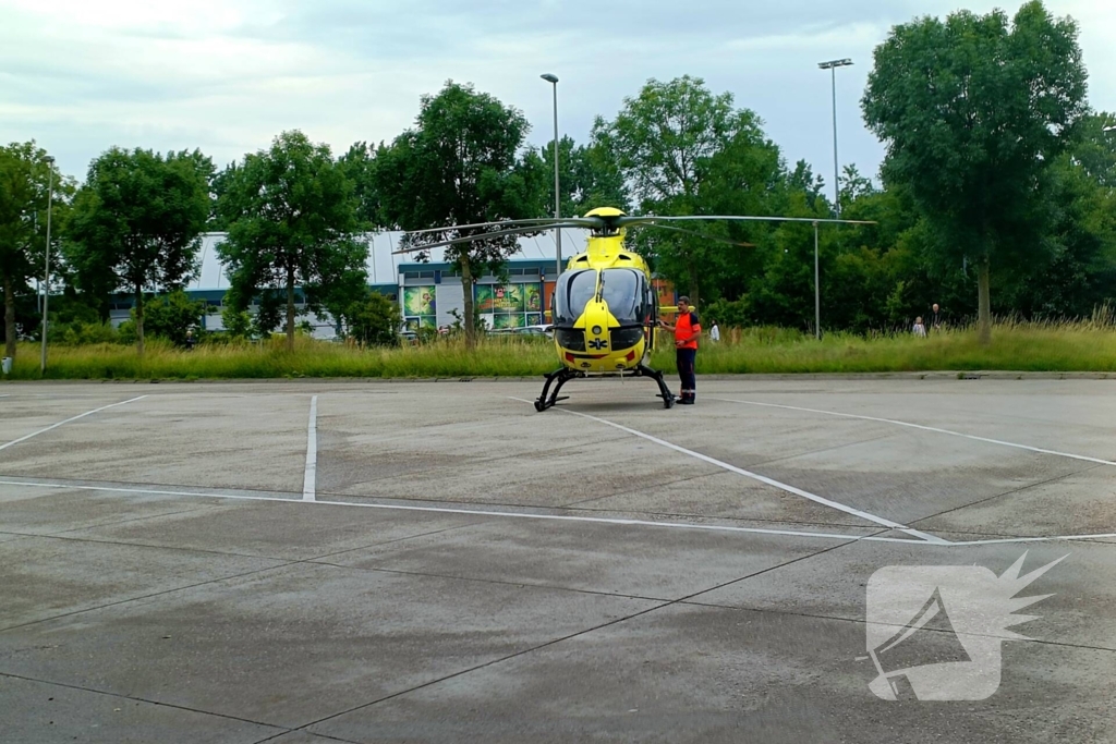 Traumahelikopter landt voor incident in woonwijk