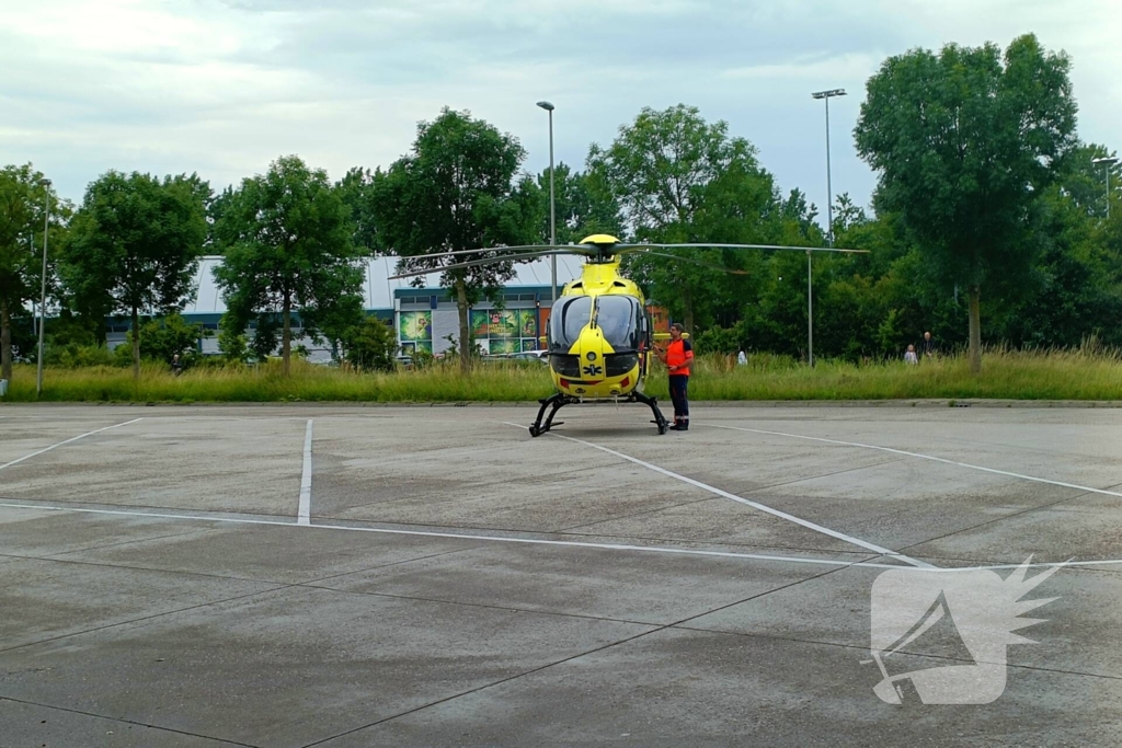 Traumahelikopter landt voor incident in woonwijk