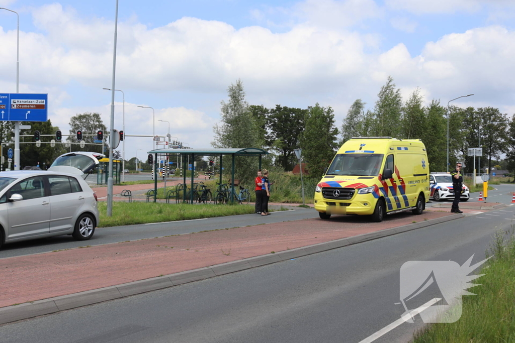 Fietser en automobilist botsen op elkaar