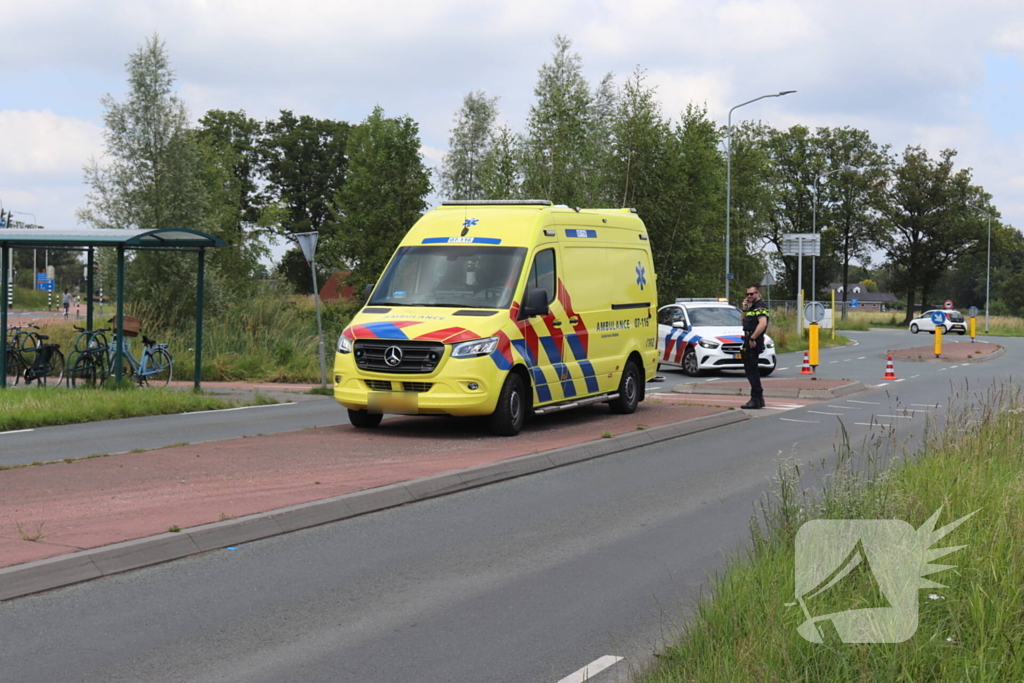 Fietser en automobilist botsen op elkaar