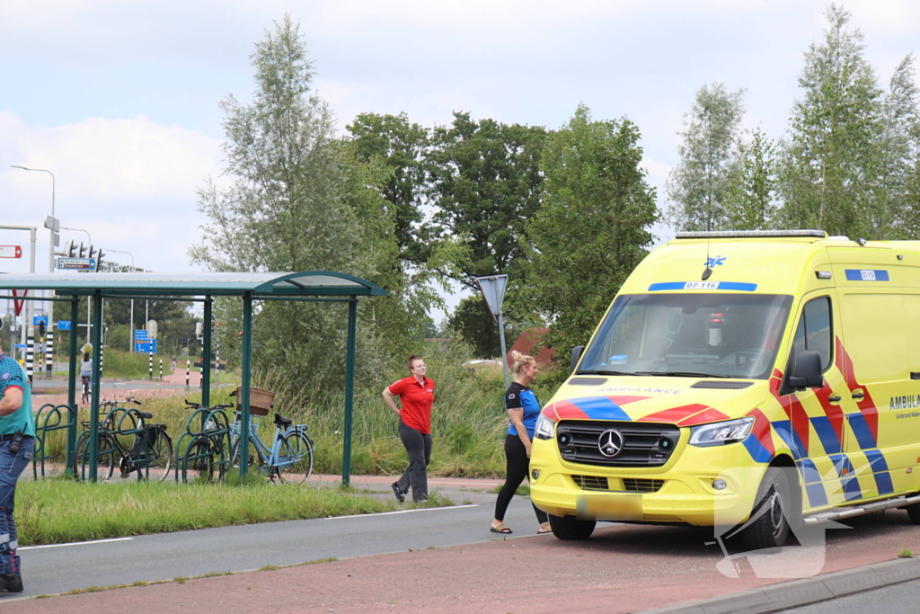 Fietser en automobilist botsen op elkaar