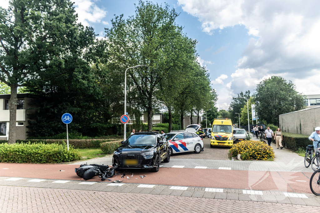 Flinke schade scooter na harde val kruising