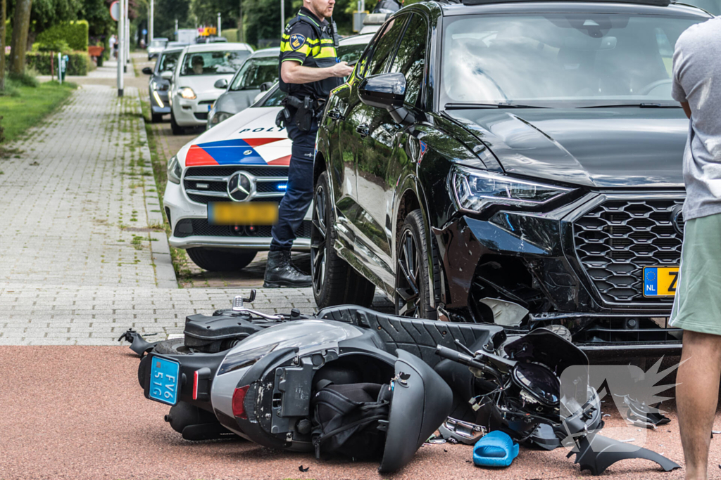 Flinke schade scooter na harde val kruising