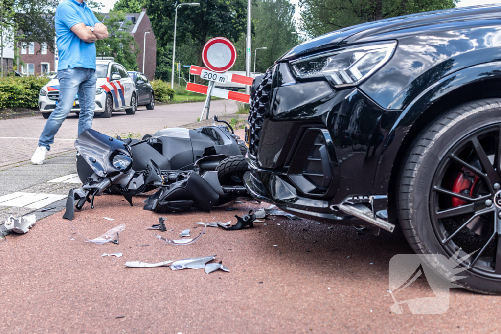 Flinke schade scooter na harde val kruising