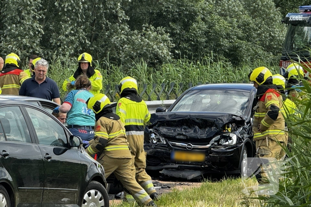 Meerdere gewonden na frontale botsing