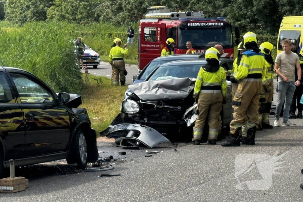 Meerdere gewonden na frontale botsing