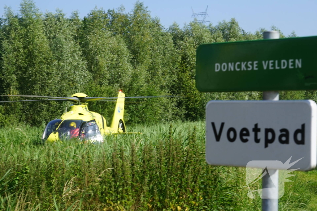 Traumahelikopter landt voor noodsituatie in Donckse velden