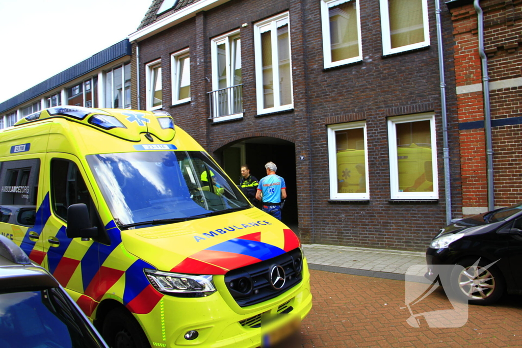 Persoon ernstig gewond na val van dak