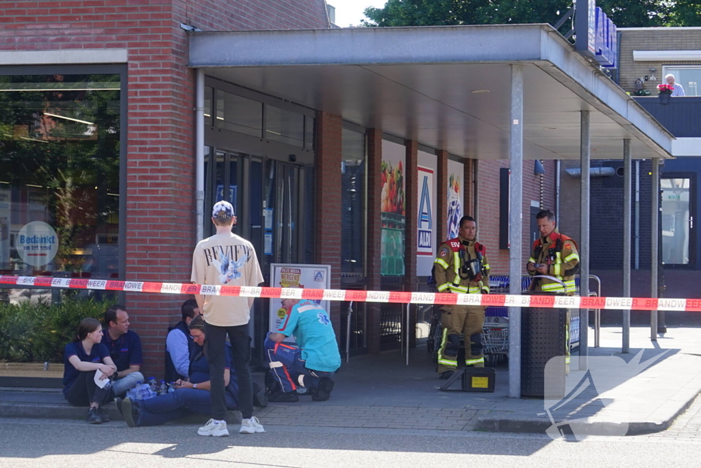 Supermarkt ontruimd na meldingen van duizeligheid en misselijkheid