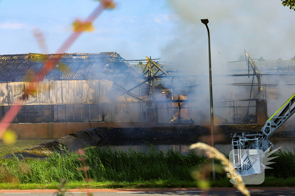 Zeer grote brand veroorzaakt veel rookontwikkeling