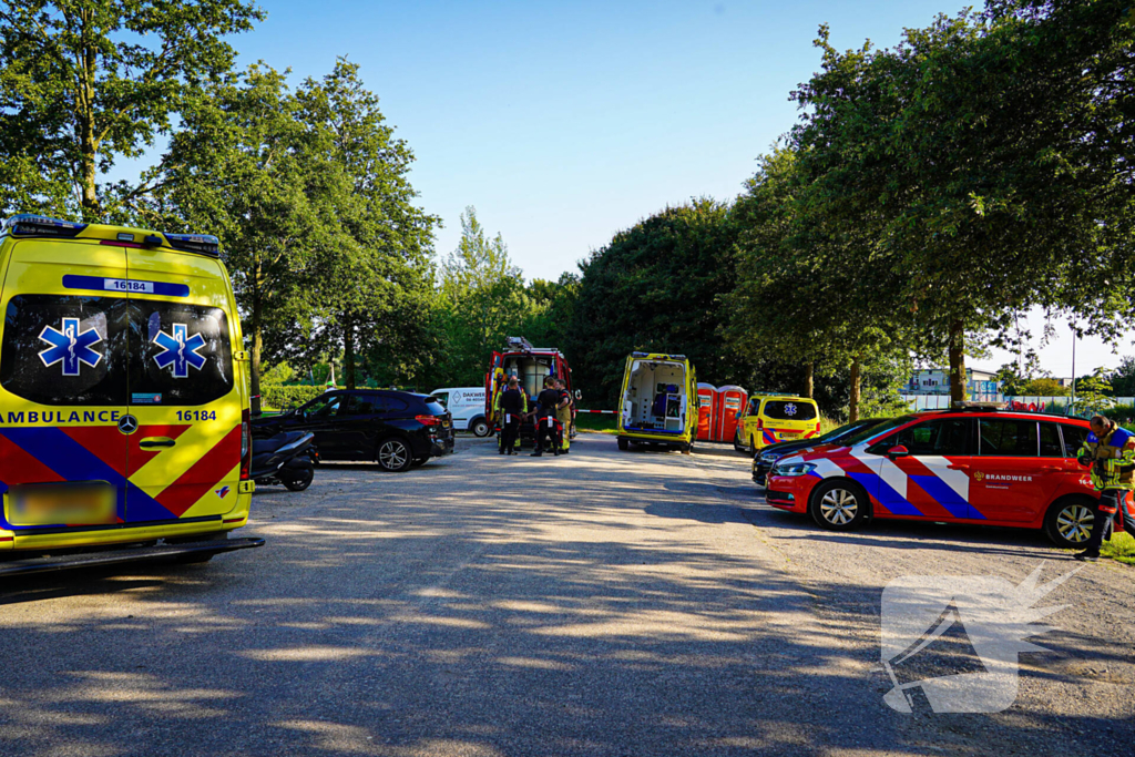 Omstander schiet drenkeling te hulp