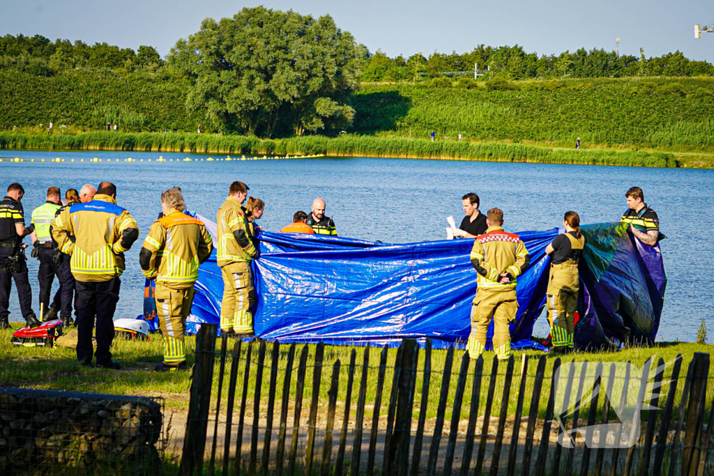 Omstander schiet drenkeling te hulp