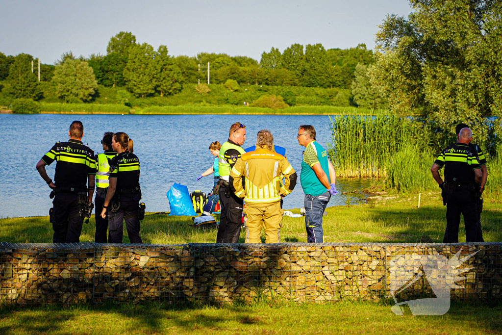 Omstander schiet drenkeling te hulp