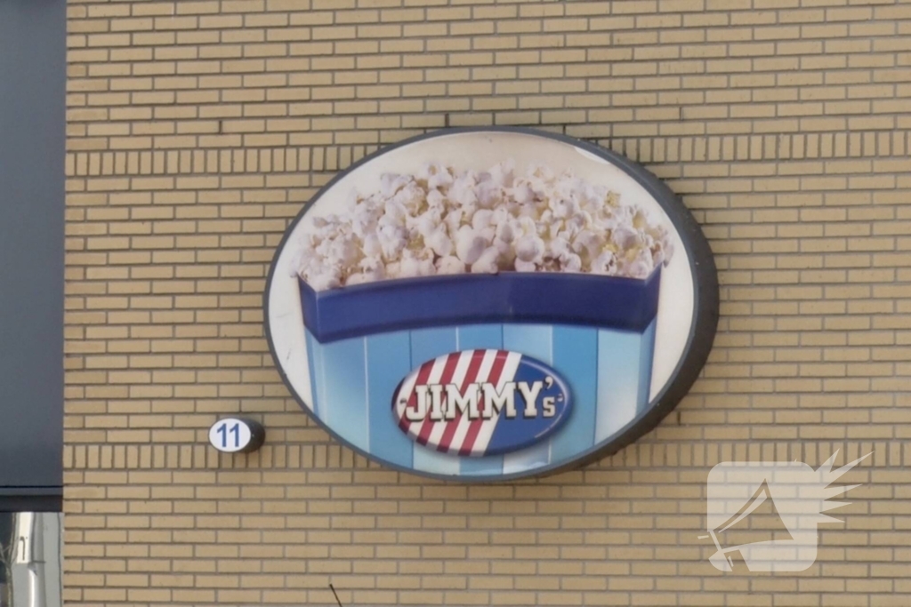 Brandweer controleert rookontwikkeling bij popcornfabriek