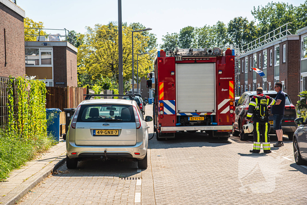 Vergeten gasflessen op het dak blazen af in verband met hitte