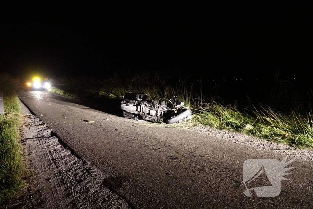 Motorrijder gewond naar het ziekenhuis