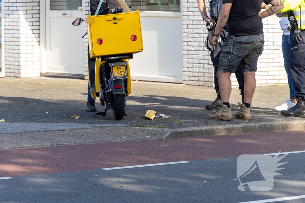 Pizzabezorger gewond bij aanrijding met bestelbus