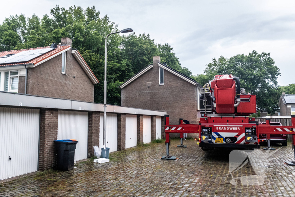 Poes ontglipt aan de brandweer