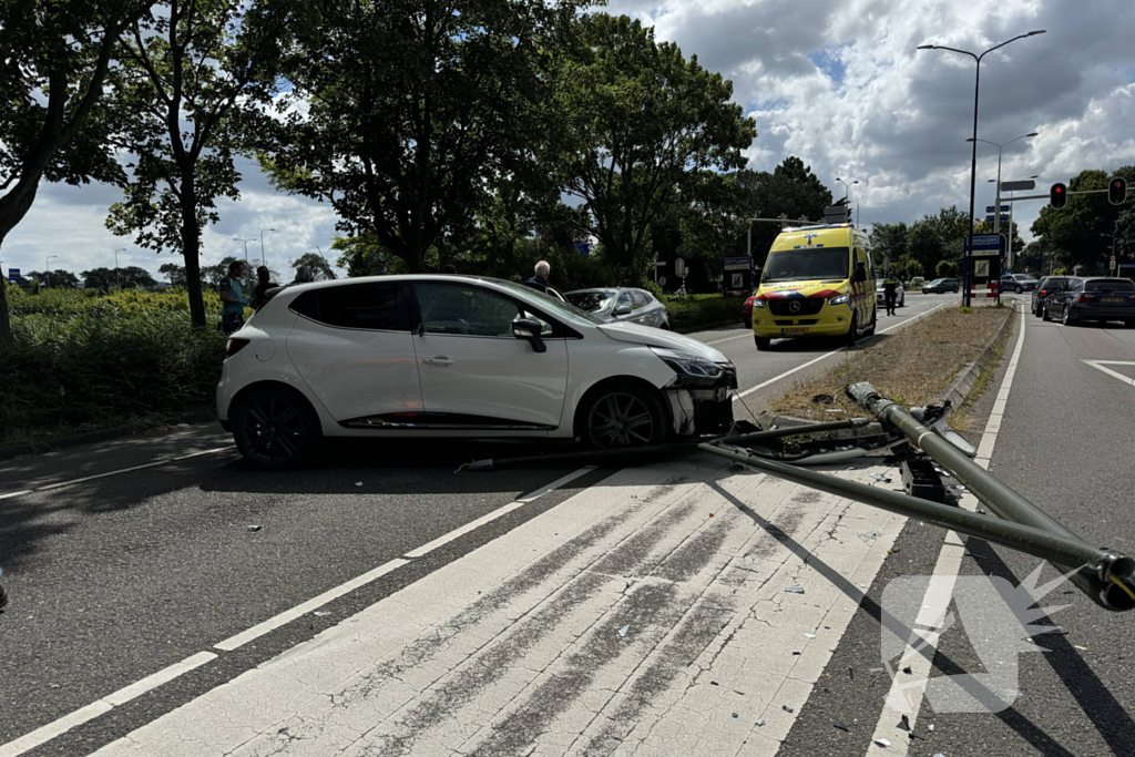 Ravage en gewonde na crash met auto