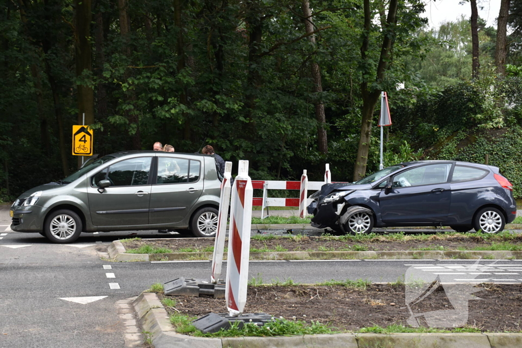 Een gewonde bij kop-staart ongeval