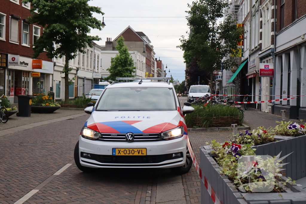 Zwaargewonden bij steekincident, politie opent klopjacht