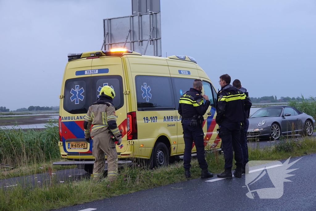 Persoon gewond bij flinke botsing