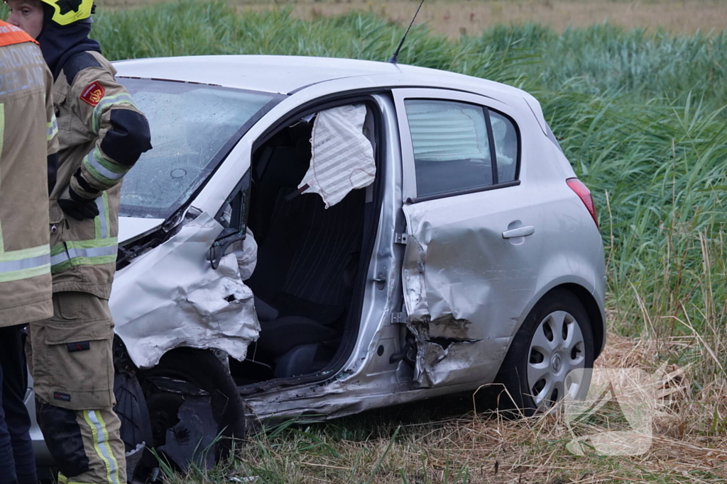 Persoon gewond bij flinke botsing