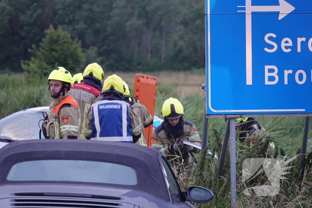 Persoon gewond bij flinke botsing