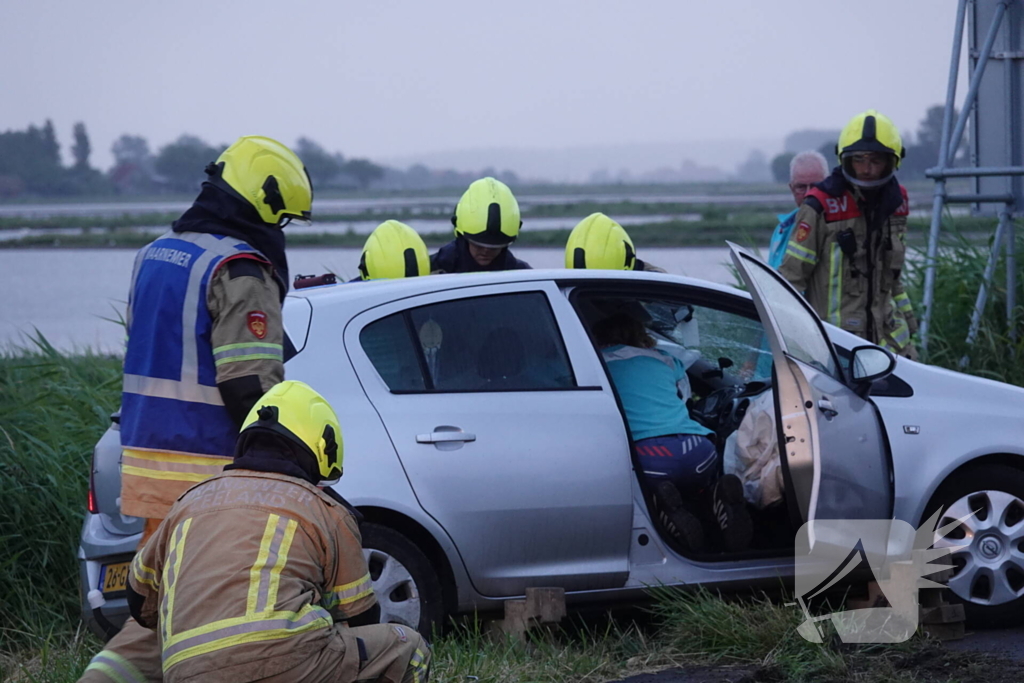 Persoon gewond bij flinke botsing