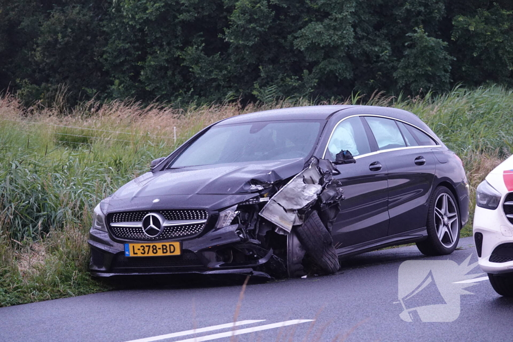 Persoon gewond bij flinke botsing