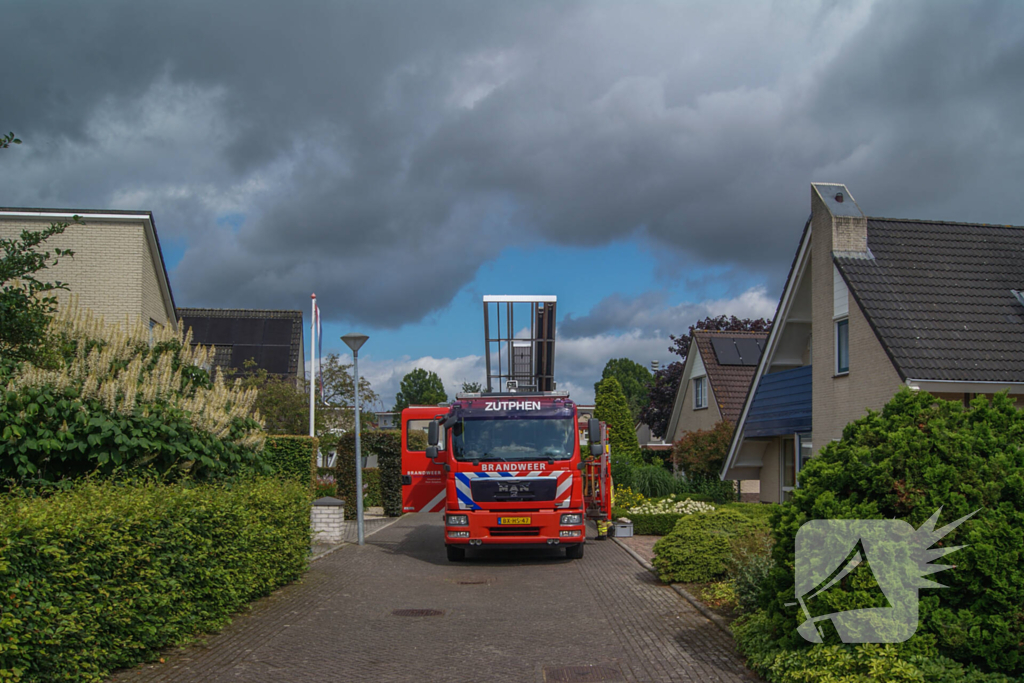 Brandweer ingezet voor vastzittende kraai