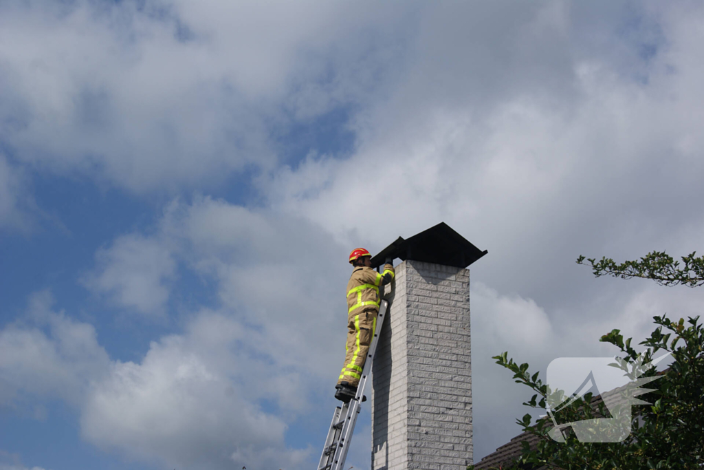 Brandweer ingezet voor vastzittende kraai