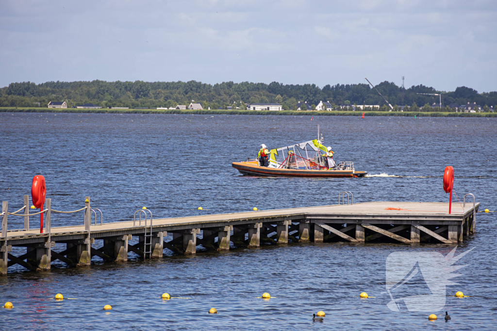 Drie jonge surfers gered op het Gooimeer