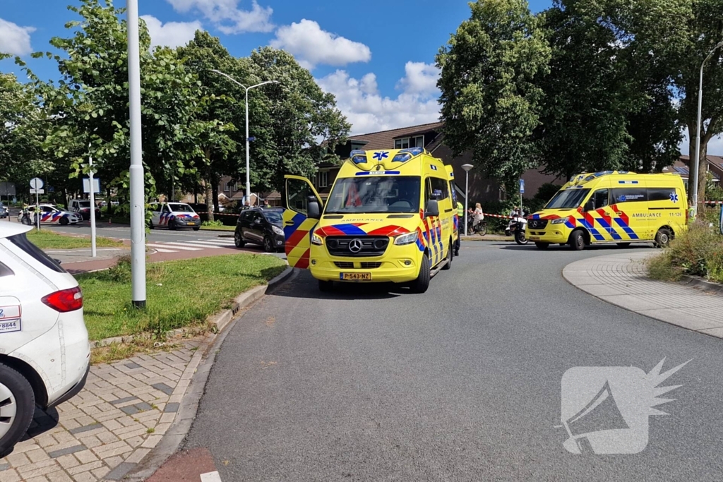 Fietser ernstig gewond na harde botsing met auto