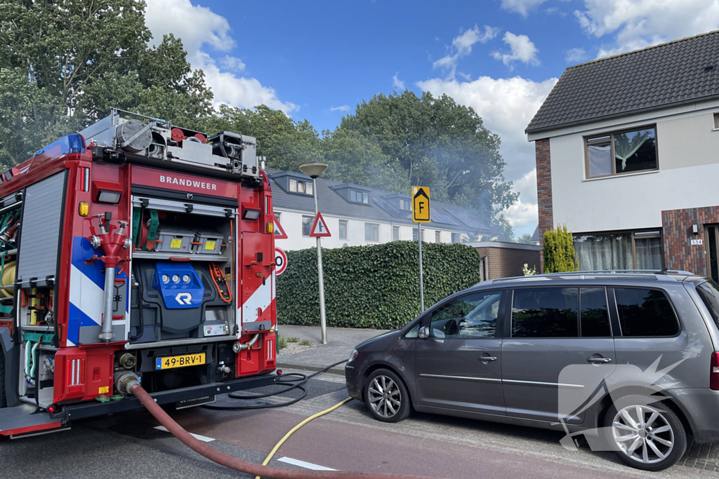 Schuurbrand zorgt voor flinke rookontwikkeling