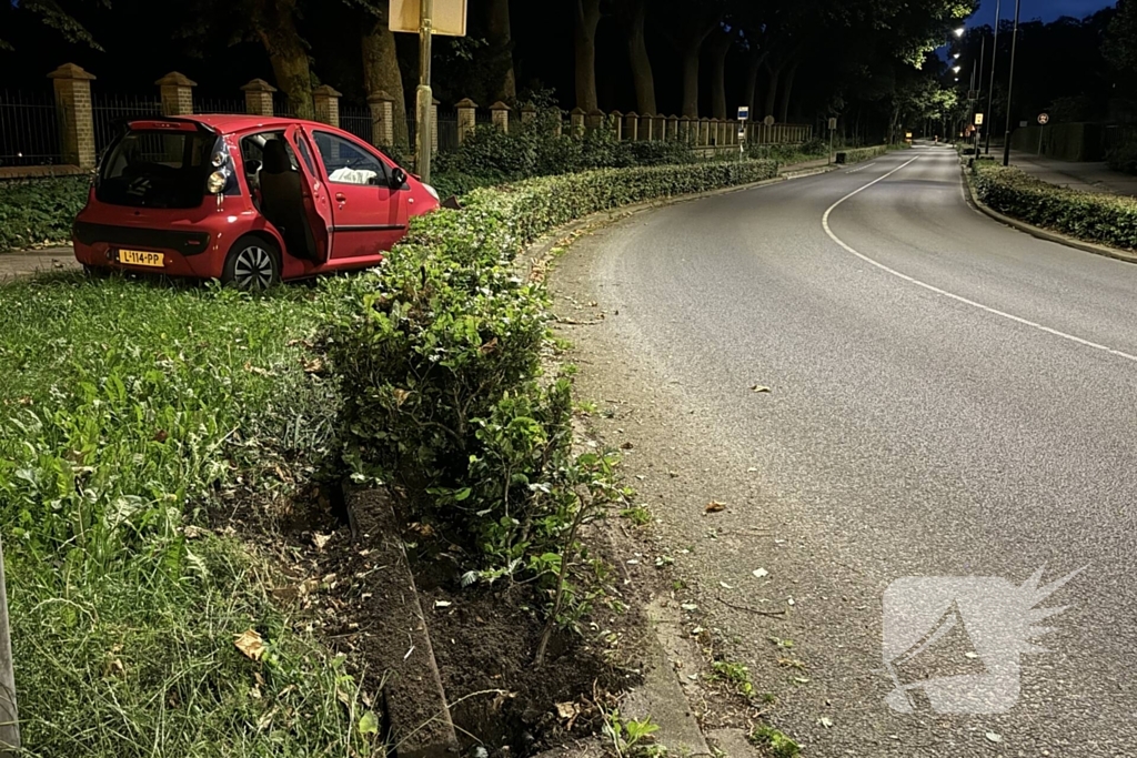 Dronken bestuurder aangehouden na ongeval, inzittende gewond