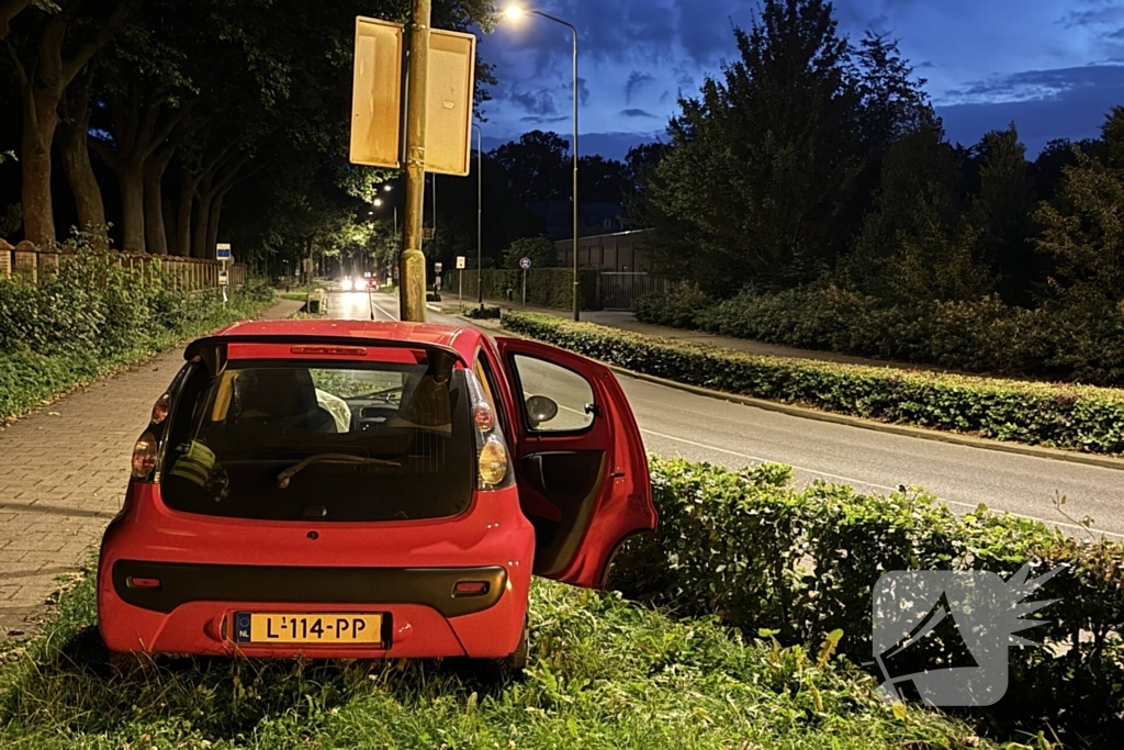 Dronken bestuurder aangehouden na ongeval, inzittende gewond